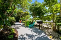Coco Sands Villas Hotels near The Wizard of Oz Museum & Van Gogh