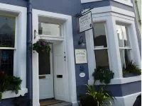 Burnside Guest House Hotels near Carnegie Library