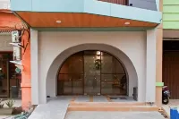 Urbanview Hotel R House Batuaji Hotels near Toko Serba 8000 SP Plaza