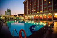 Ramoji Film City- Sitara Luxury Hotel - Pools