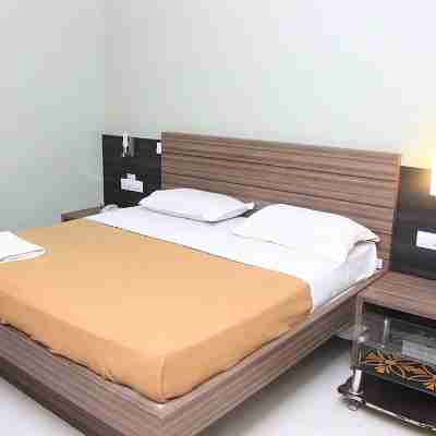 Hotel Sham Suman Rooms