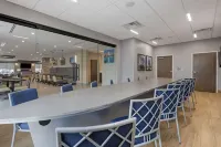 Comfort Inn & Suites Jacksonville - Orange Park Near Naval Air Station
