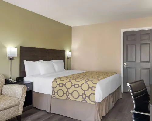 Baymont by Wyndham Kingsland Hotels in Kingsland