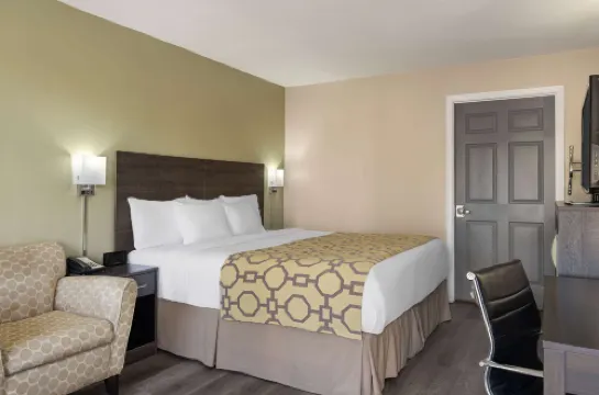 Baymont by Wyndham Kingsland Hotels in Camden County