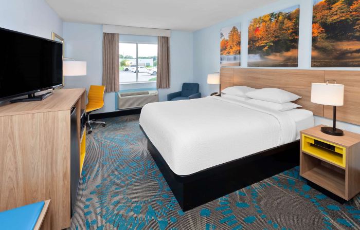 Days Inn & Suites by Wyndham Siler City