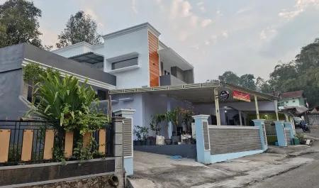 Amalia Homestay Bromo