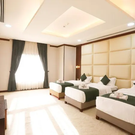 Paris Plaza Hotel