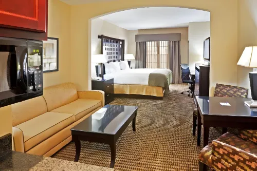 Holiday Inn Express & Suites Durant Hotels in Durant