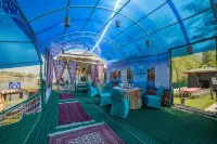 Swan Group of Houseboats, Golden Dal Lake