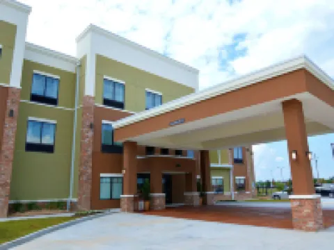 Wyndham Garden New Roads / False River Hotels in Pointe Coupee Parish