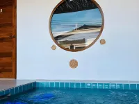 앳 더 비치 코란