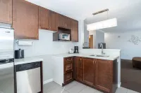Sandman Hotel & Suites Kelowna Hotel dekat Father Pandosy Mission