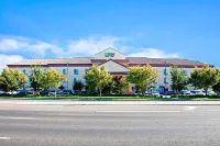Holiday Inn Express & Suites Clovis-Fresno Area