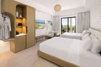 The Hotel Zamora Hotels near Dolphin Village Shopping Center
