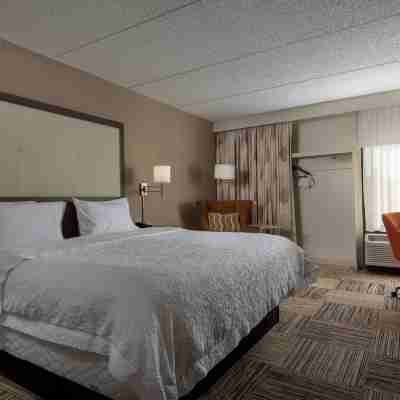 Hampton Inn Commerce Rooms