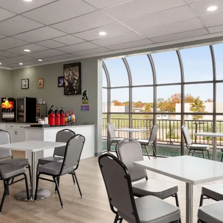 Days Inn by Wyndham Memphis at Graceland