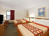 Super 8 by Wyndham Hampshire IL Hotels in Kane County