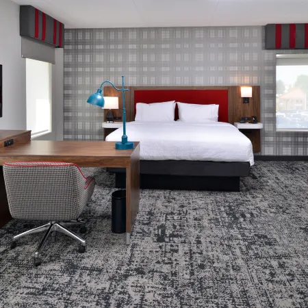 Hampton Inn & Suites Greensboro Downtown