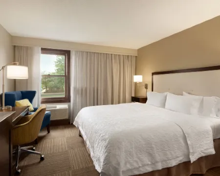 แฮมป์ตัน อินน์แอนด์สวีทส์ สปริงเดล โรงแรมในสปริงเดล