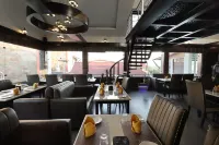 Hunky Dory Resort and Spa - فطور