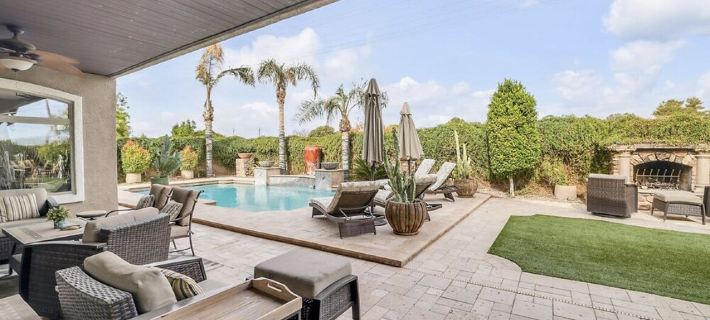 Very private, upgraded family friendly  getaway w/pool & luxurious hot tub! Hotels in Gilbert