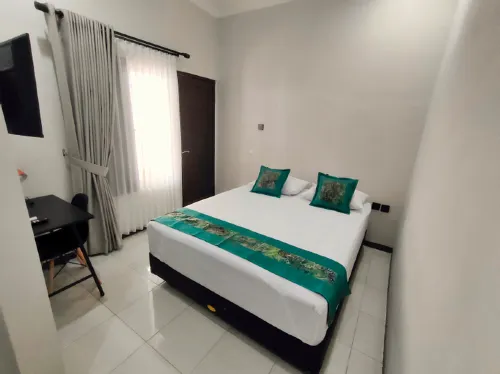 Hibiscus Pavilion and Guest House