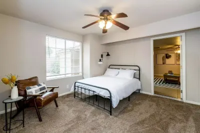 Cheerful & Remodeled - 2 miles from Fresno Airport Các khách sạn gần Fresno Pacific University