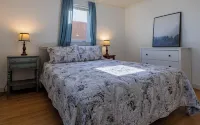 Just blocks from downtown! Cozy 2-bed, 1-bath home - sleeps 4.