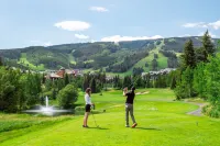 CRBC - Heart of BC Village, AC, Ski in/out, 2 Master Suites, Walk to Everything