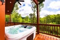 Near2Town/Deck/Views/Hot tub/Fireplace/Fire Pit/Loft