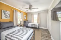 Coastal Comfort - Perfect for Groups - Games + Deck Hotels near Topsail Beach fishing pier