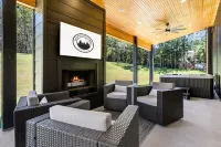 Welcome to The Yellowpine Retreat – Your Luxury Lakefront Retreat Lake Texoma Hotels in Sherman-Denison