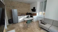 Appartement Lumineux en Rdc, Pour Séjour Touristique ou Professionnel
