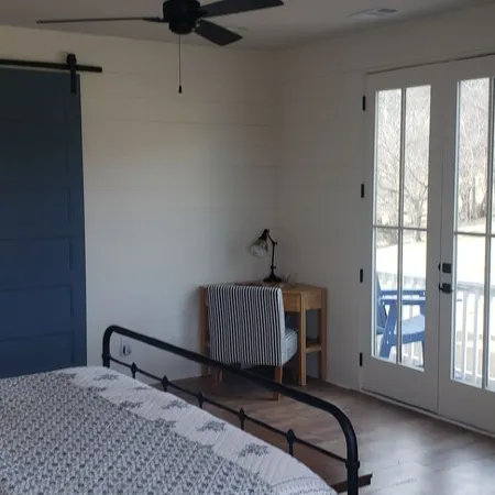 Quiet Retreat at Maplewood Hollow!