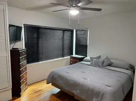 Nice two bedroom home near, beach, So-fi & LAX