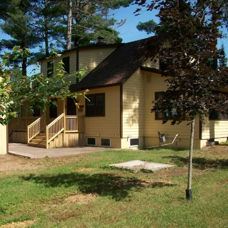 Spacious newly remodeled pet-friendly home
