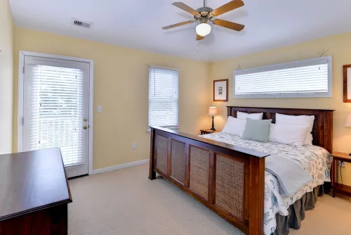 "Good Tides" Oceanside beach house with private heated pool & hot tub, Duck, NC