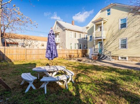 The B&W Haven: Stylish 3BR Escape with Private Office by LI Ferry