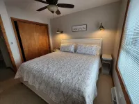 Lakefront Northwoods Retreat for Swimming, Fishing & Relaxing at The Bird House!