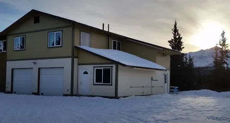 The Taiga House - inspiring mountain views at the edge of Denali National Park
