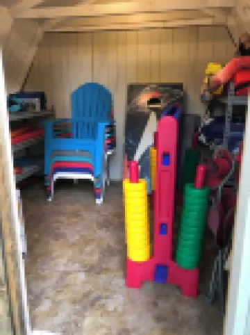 Bigfoot themed cottage.  Dog friendly!