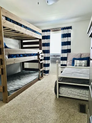 Cozy home in the heart of St Johns!