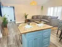 Amazing bohemian house with a pool in a very nice neighborhood Hotels in Sunrise