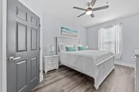 Newly Renovated Condo! 1.5 miles from Disney World