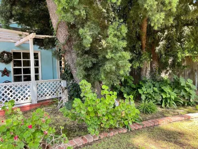 Entire Beverly Hills Guest House
