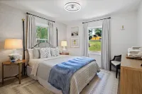 Adorable Family Cottage near Metro Access to DC Sleeps 8