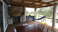 Driftaway -WIFI, NETFLIX, pet friendly, Comfort + Undercover deck with hammock