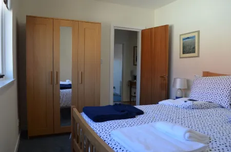 The old harbor master's apartment Отели в г. Данбар