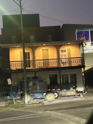 3-bedroom apartment in welcoming Crowley with AC, WiFi Các khách sạn ở Acadia Parish