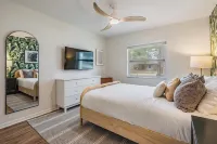 Tampa Bae House · Spacious South Tampa Home with Heated Pool + Patio